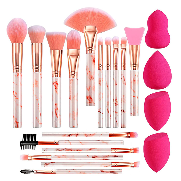 16 pennelli per trucco