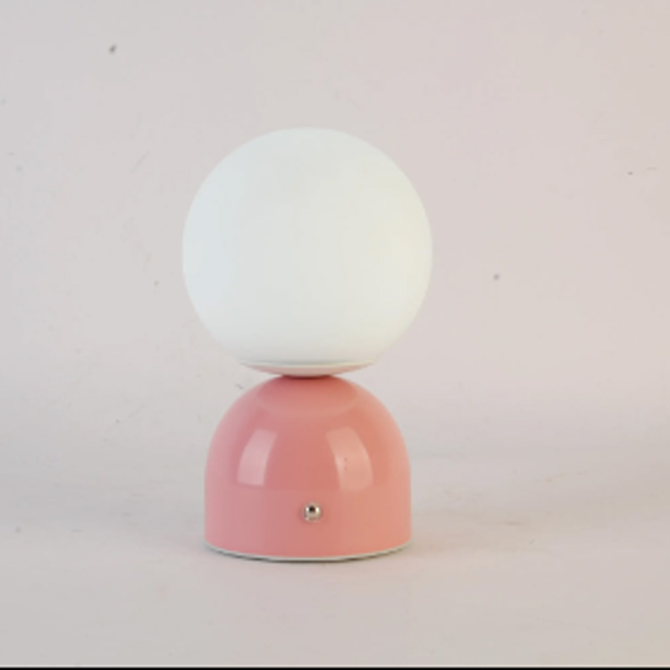 Lampada da scrivania portatile a LED color rosa carne con ricarica a batteria