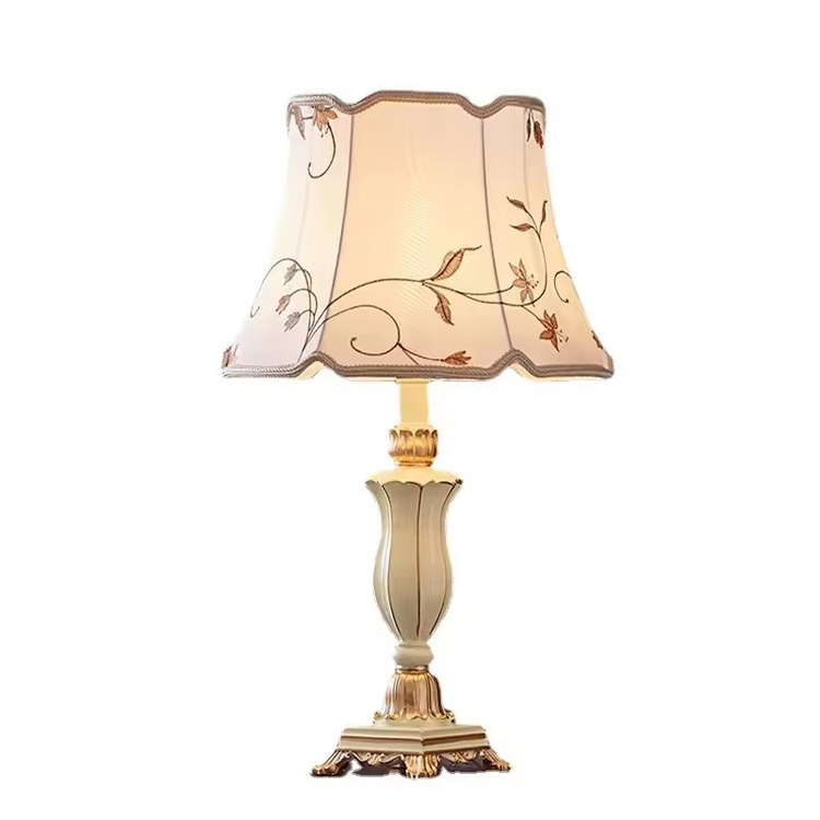 Lampada da tavolo in stile europeo Lampada da comodino touch per camera da letto