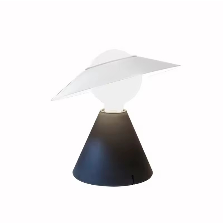 Lampada da tavolo moderna di medie dimensioni a LED nordici