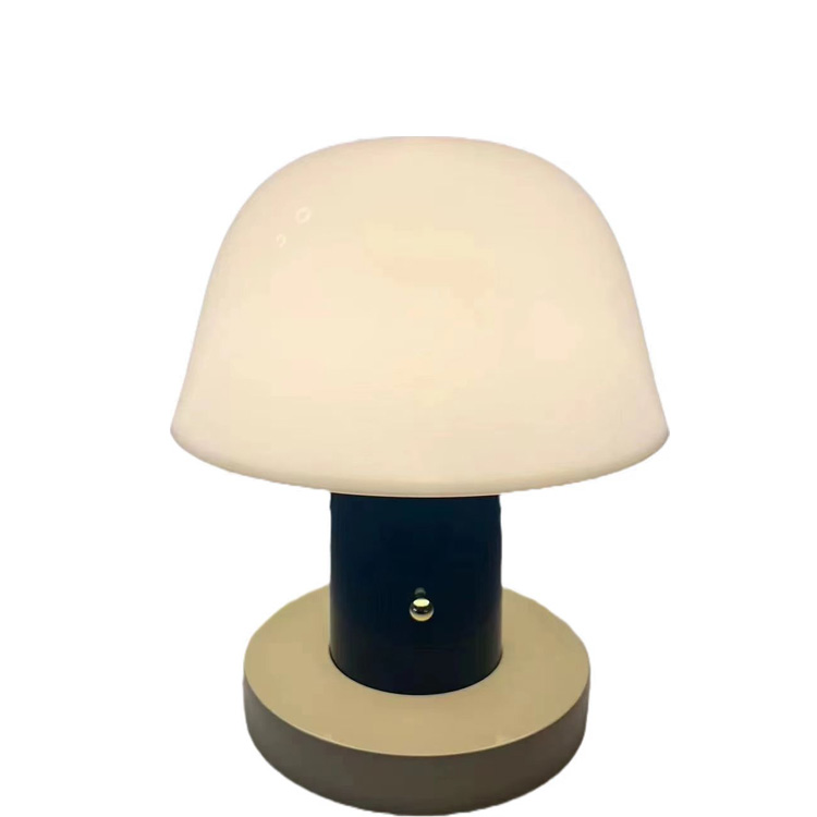 Nuova lampada da tavolo per la casa a forma di fungo con controllo touch di design
